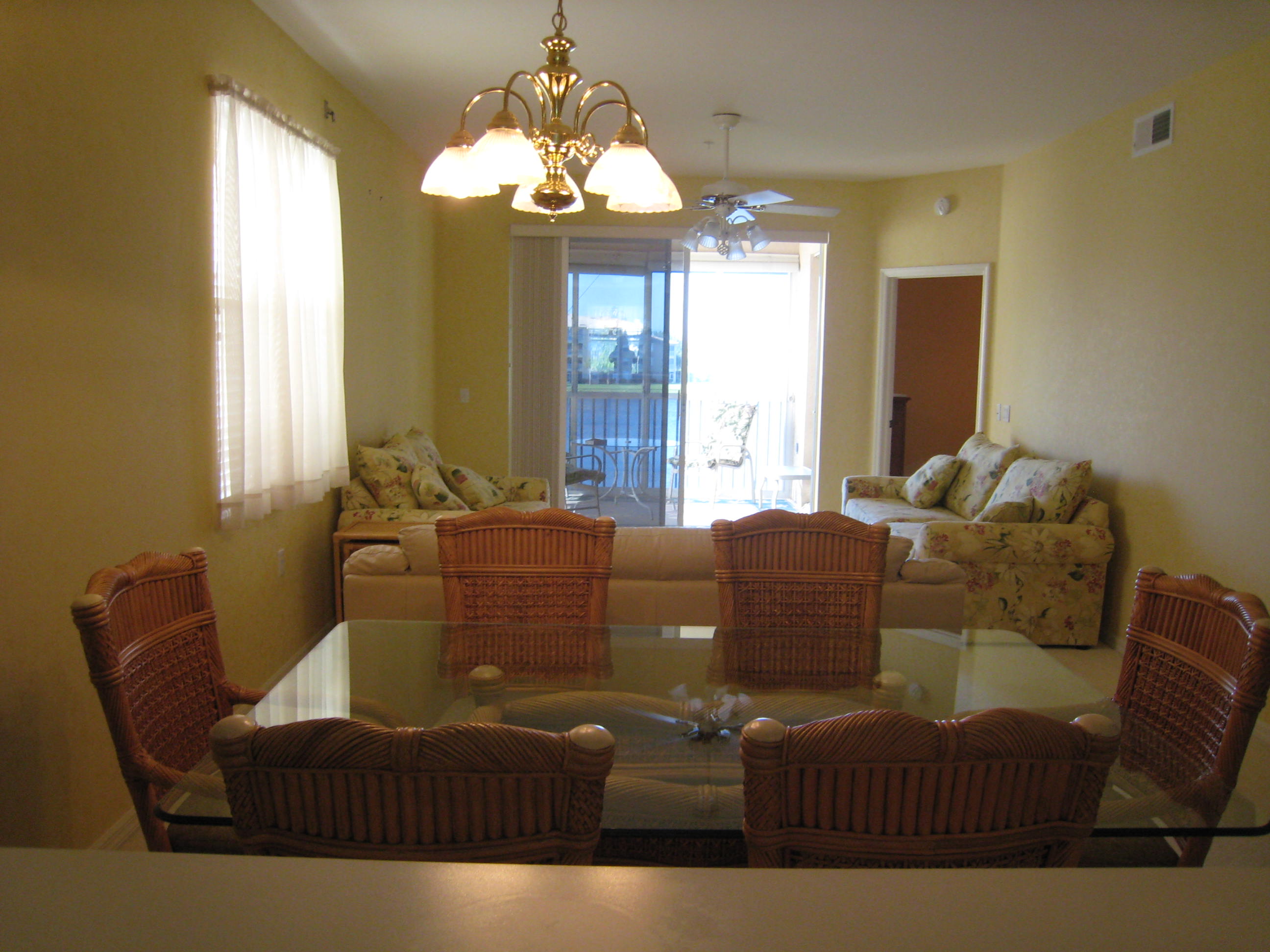 Dining/Living Room 2